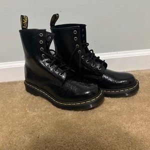 Black shiny Dr martens